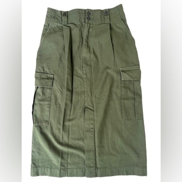 My Fav Military Green Utility Cargo Uniform Skirt
International Brand
Size 38 /6 - Picture 2 of 8